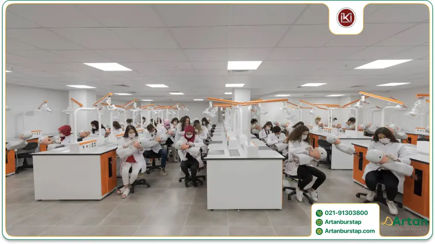 داتشجویان دندانپزشکی دانشگاه کنت استانبول