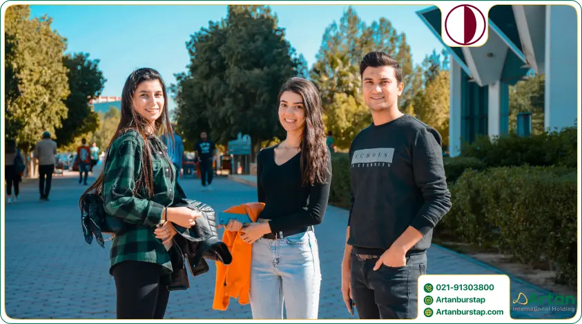 دانشجویان کارشناسی دانشگاه خاورنزدیک قبرس شمالی