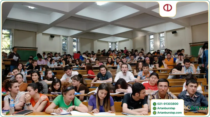 دانشجویان مقطع کارشناسی دانشگاه آنادولو اسکی شهیر