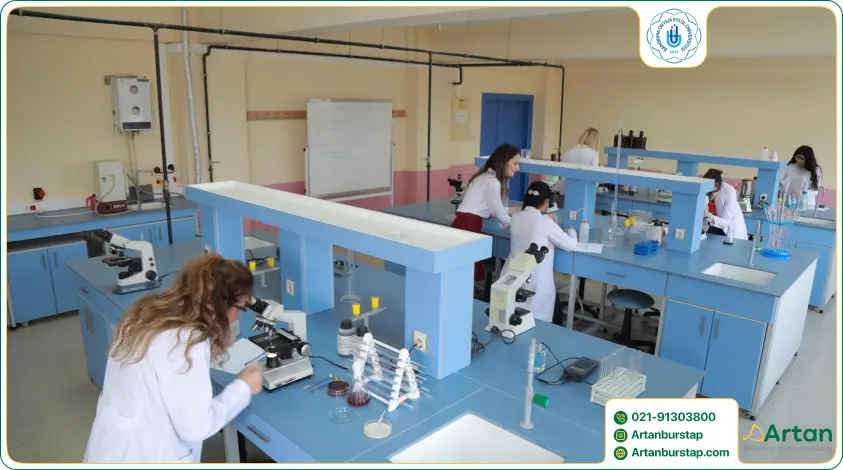 دانشجویان پزشکی دانشگاه باندیرما 17 ایلول