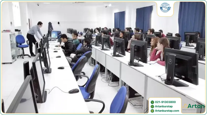 دانشجویان کارشناسی دانشگاه ترک هاوا کرومو آنکارا