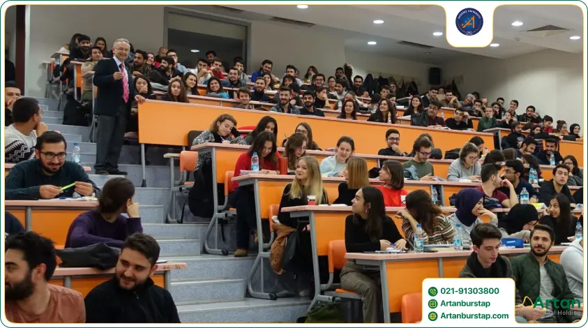 دانشجویان کارشناسی دانشگاه آکدنیز آنتالیا