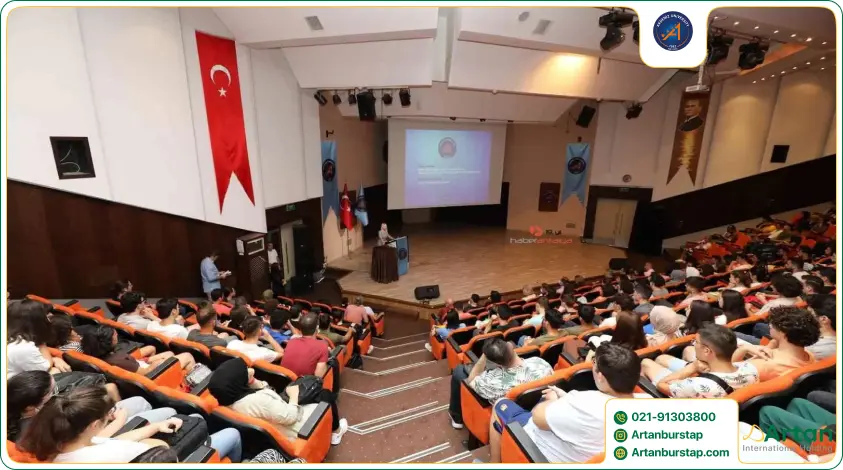 کلاس درس دکتری دانشگاه آک دنیز ترکیه